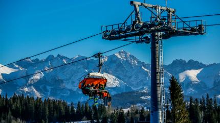 Przed nami długi weekend. Spędź go na stoku!